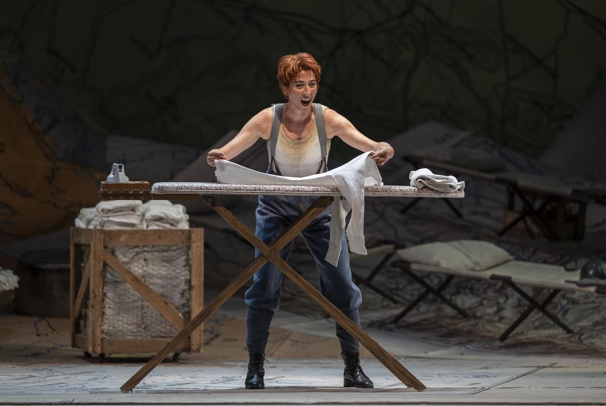 Lisette is interviewed by Deinós Critical Journal ahead of her debut at the Lyric opera of Chicago