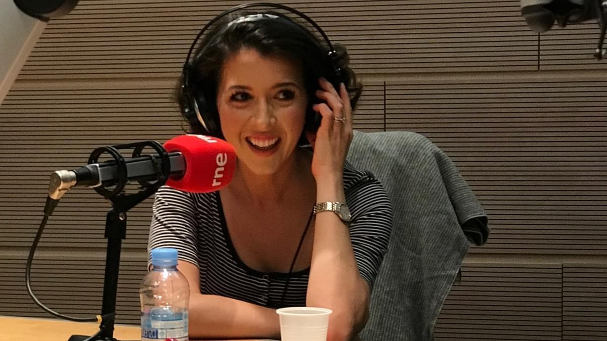 Lisette Oropesa at the La dársena radio show on RTVE.es